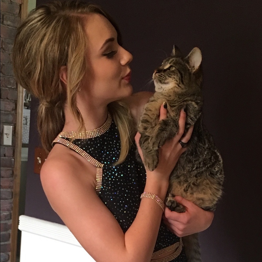 Meet your Posher, Adrian